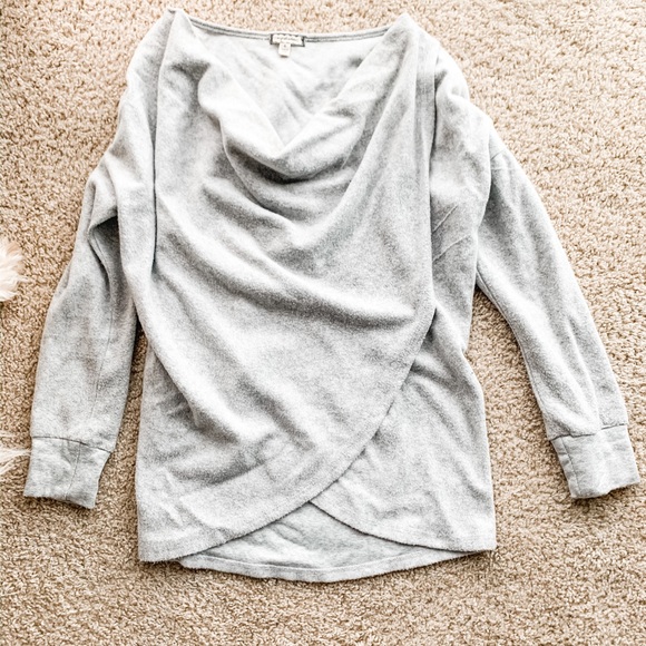 SUPER soft (like cashmere!) off shoulder sweater - Picture 2 of 2